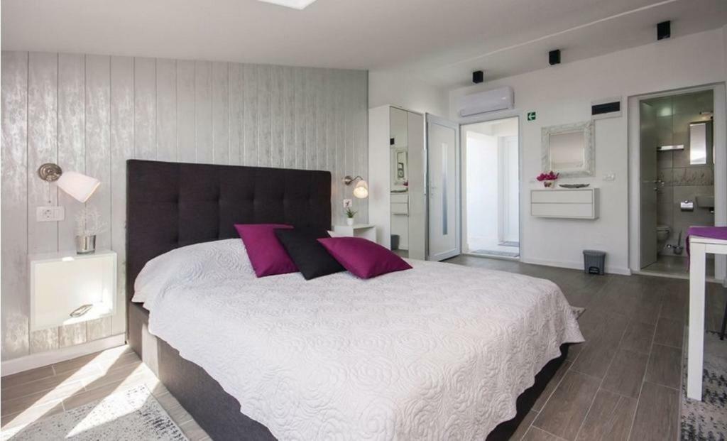 Apartmani Riva โรกอซนิซา ภายนอก รูปภาพ