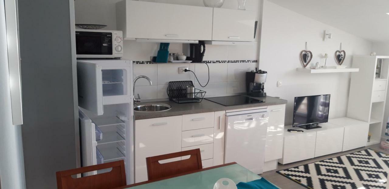 Apartmani Riva โรกอซนิซา ภายนอก รูปภาพ