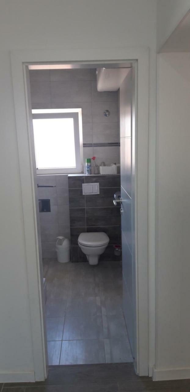 Apartmani Riva โรกอซนิซา ภายนอก รูปภาพ
